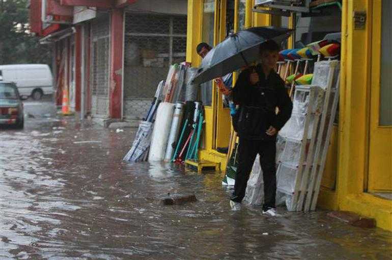 Meteoroloji Uyardı; Şiddetli Yağış İstanbul
