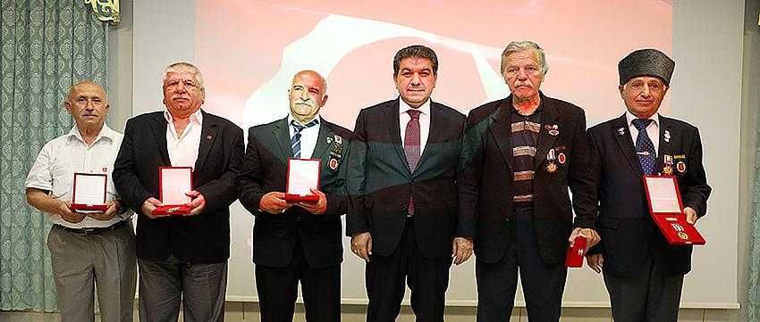 Kıbrıs Gazilerine Madalya…