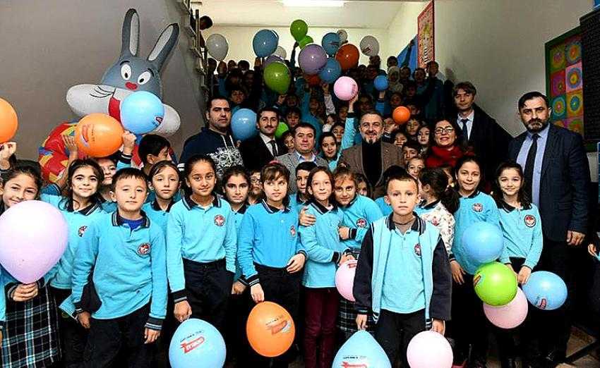  Başkan Alatepe’ye Çocuklardan Halk Gününde Hak Ziyareti