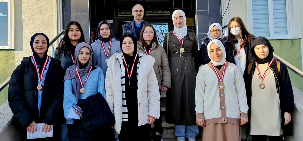 İmam Hatip Lisesi’nin Başarılı Öğrencileri Ödüllendirildi